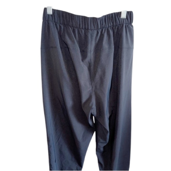 Lululemon Black Lightweight Joggers Ultra light Sz 6 Pockets Running Quick Dry - Picture 6 of 6